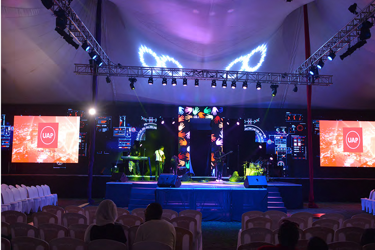 Families attending an experiential event
